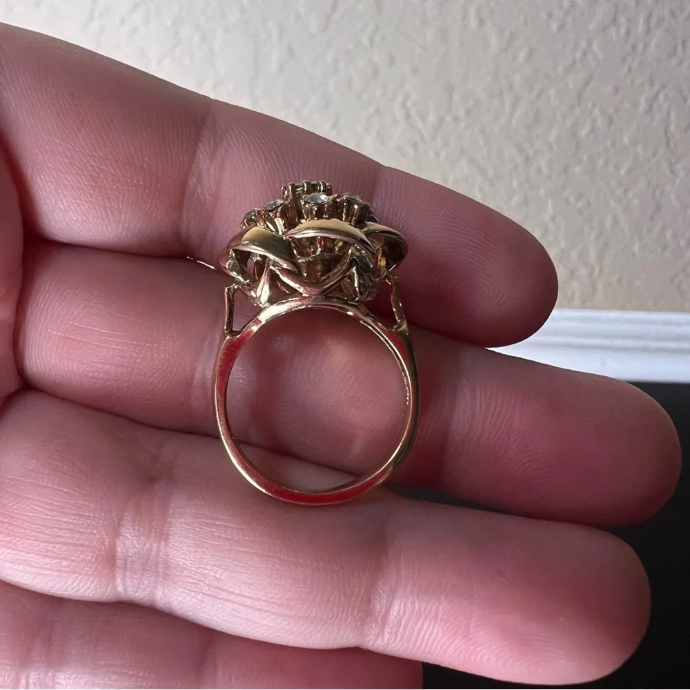 Vintage 18K Gold HGE Ring (Size 7 US) w 9 CZ Stones, Rosette Estate Jewelry, Flo - Picture 6 of 11